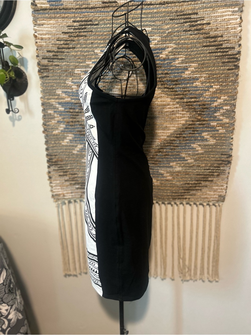 Express Black & White Geometric Bodycon Dress - Picture 5 of 10